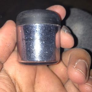 Mac loose glitter
